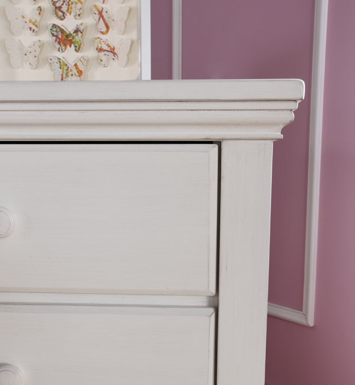 A detail of the <b>2106 Modena Double Dresser</b> in Vintage White. Meraviglioso!